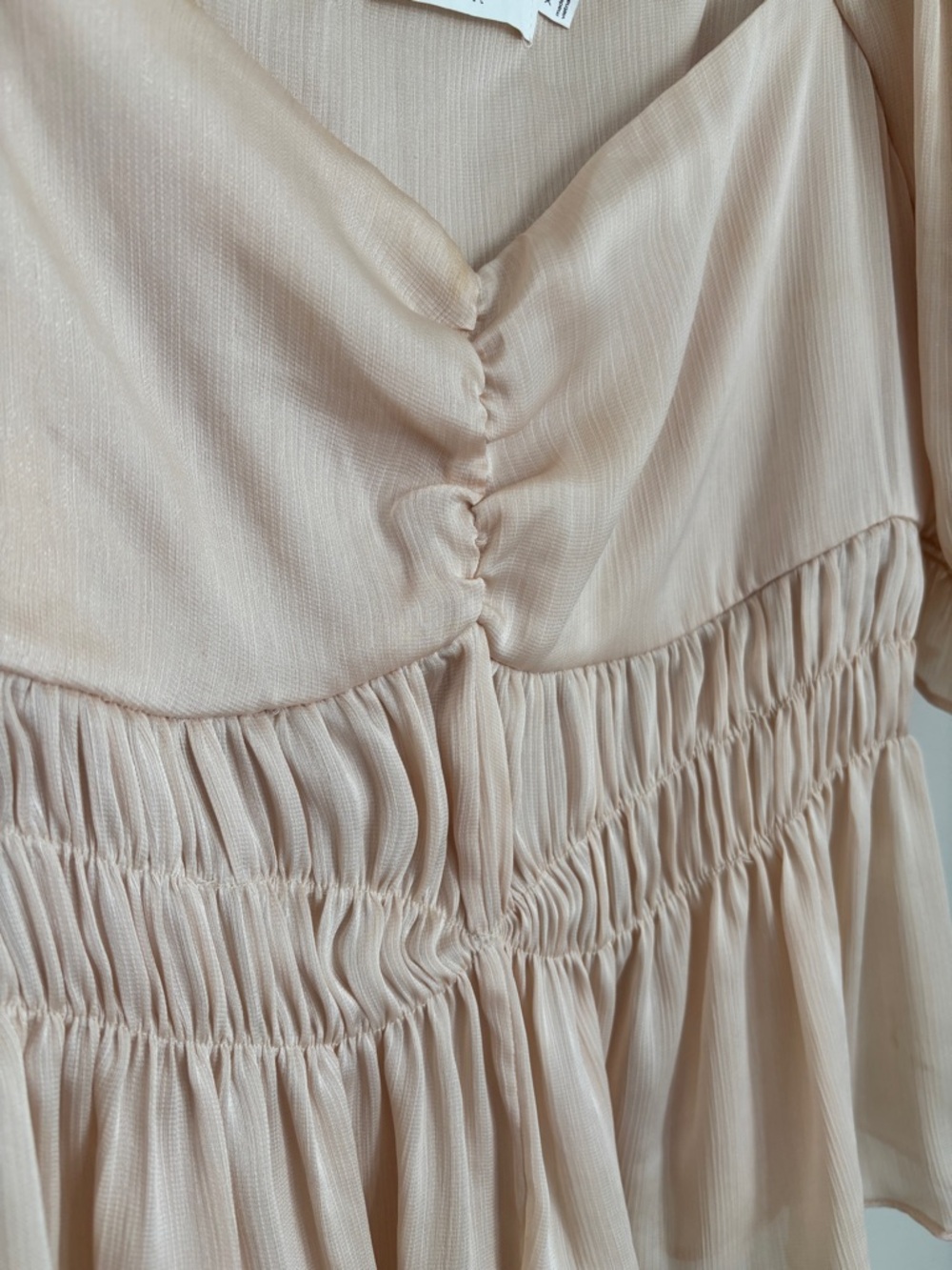 ASTR Blush Beige Smocked Peplum Puff-Sleeve Top Coquette Babydoll EUC - Picture 4 of 9